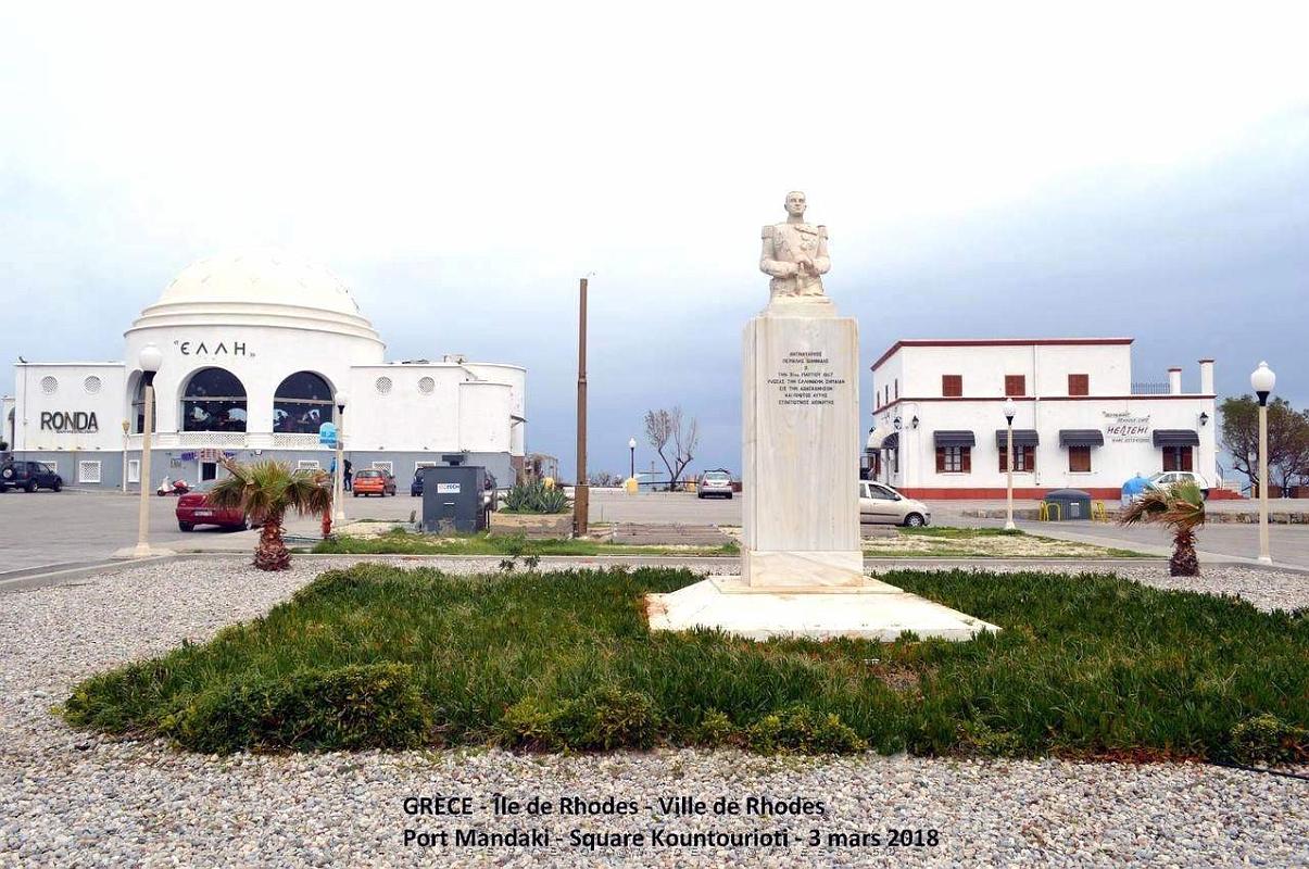 134- Rhodes ville et port d'honneur.JPG